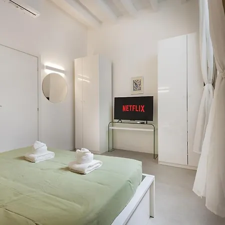 Apartment 2 Bedrooms De Angeli - 20 Minuti Dal Salone Del Mobile *